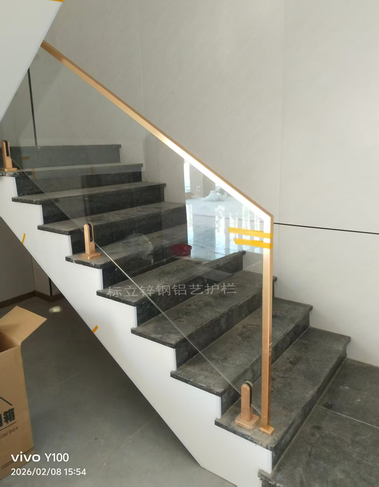 玻璃铝艺楼梯扶手LY-LT002副本.jpg