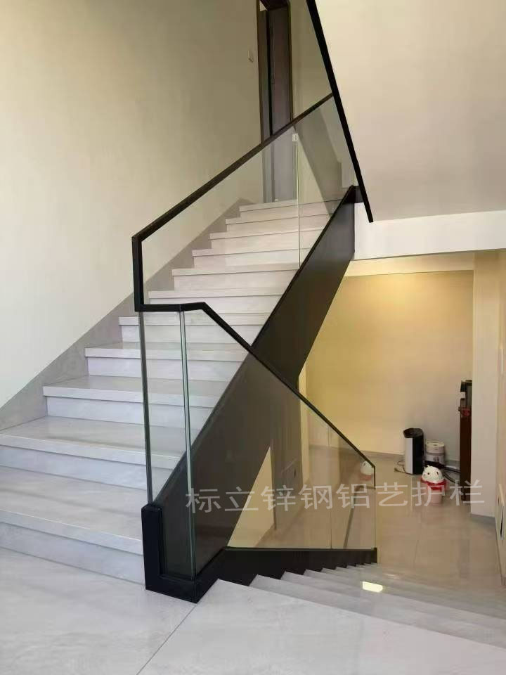 全玻铝艺楼梯护栏LY-LT001